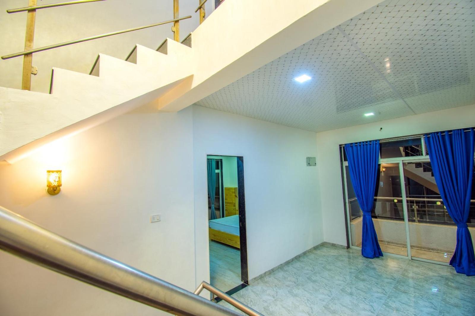 Empyrean Stay Ll 6Bhk Ll Royal Bramha Palace Ll Pvt Pool Ll Лонавла Екстер'єр фото
