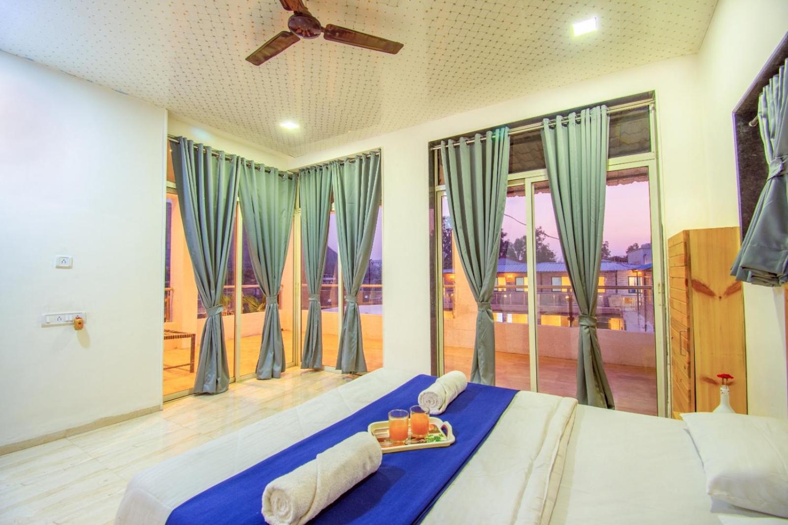 Empyrean Stay Ll 6Bhk Ll Royal Bramha Palace Ll Pvt Pool Ll Лонавла Екстер'єр фото